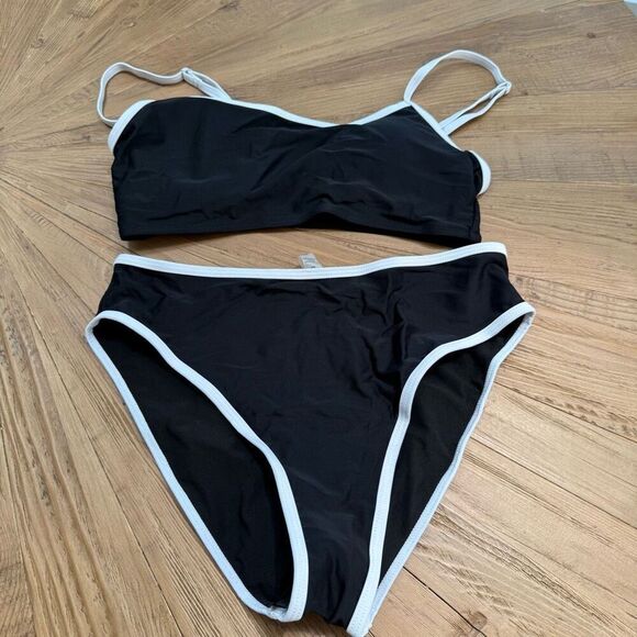Black and white contrast high waisted bikini size medium - Picture 2 of 5